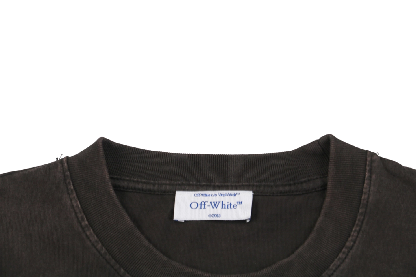 Neckline