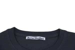 Neckline