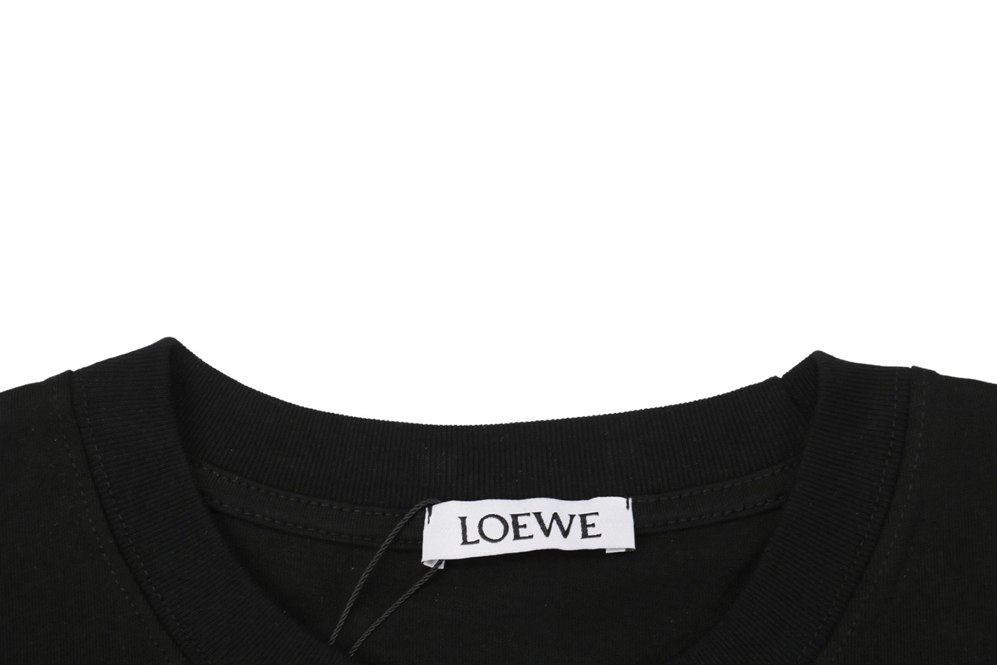 Neckline
