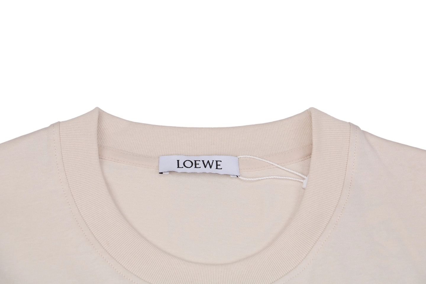 Neckline