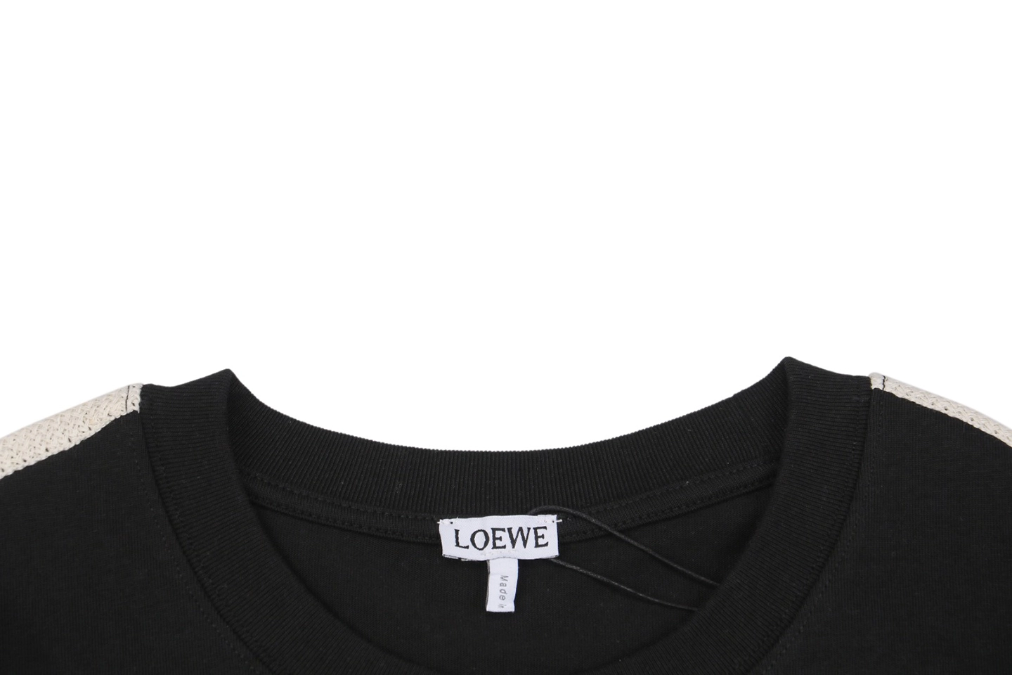 Neckline