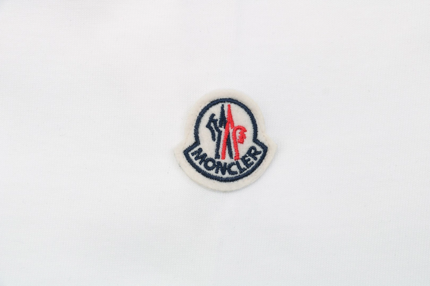 Mxxcler Front Crest Logo Print T-shirt7.jpeg