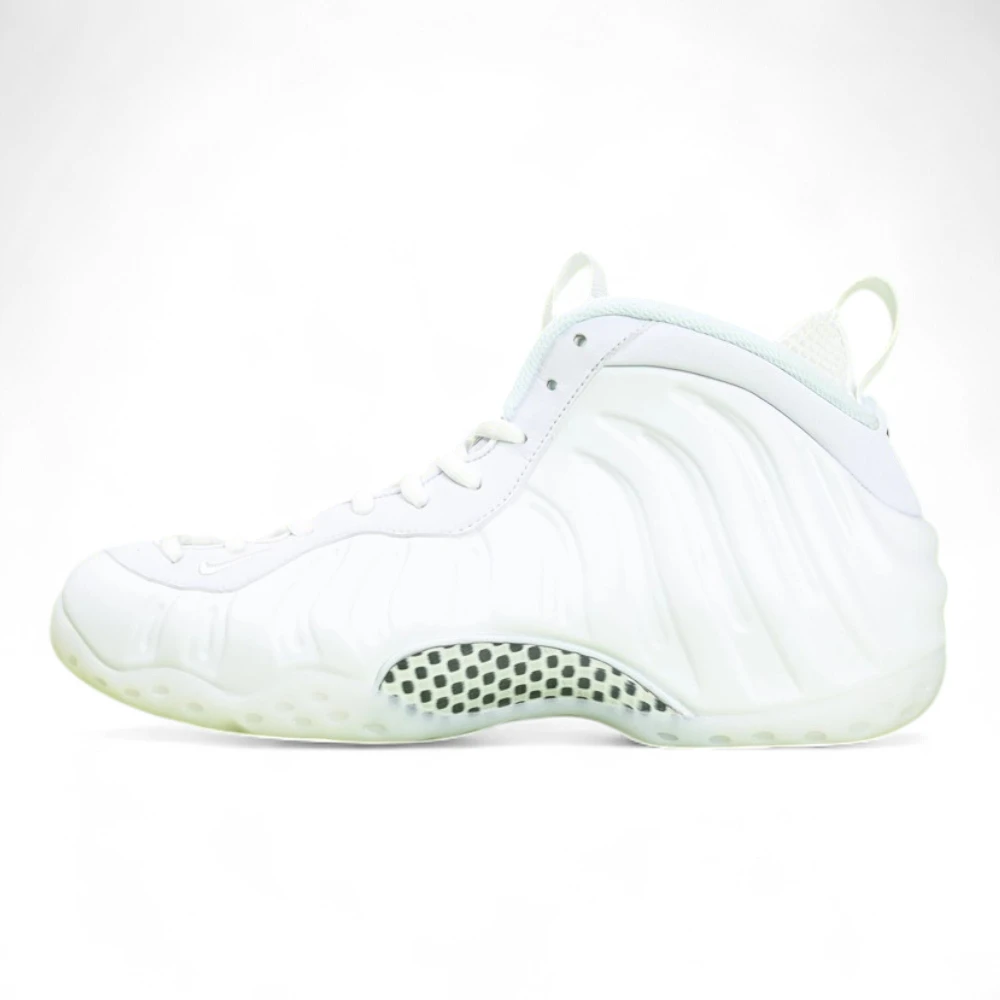 Nike Air Foamposite One “Triple White”