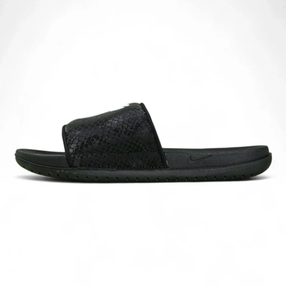 Nike Kobe Offcourt Slide ‘Triple Black’