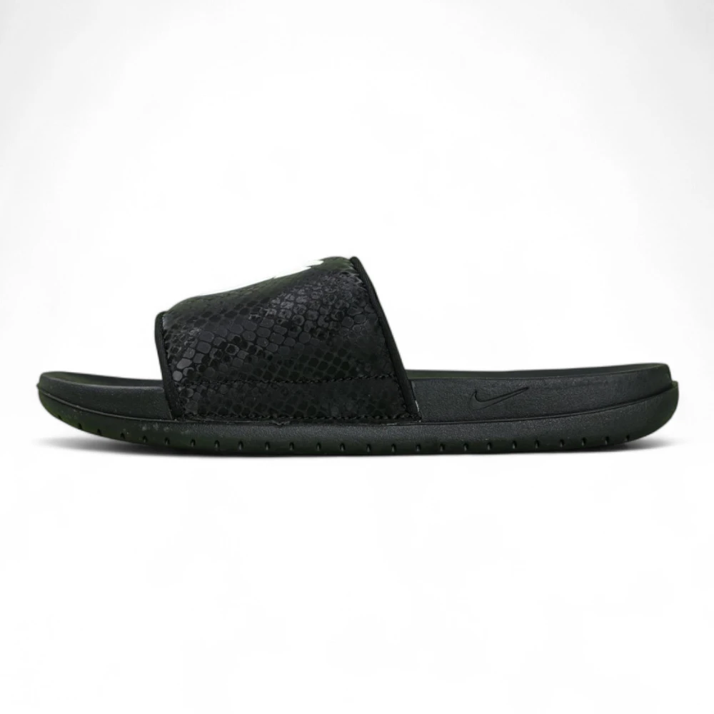 Nike Kobe Offcourt Slide ‘Triple Black’