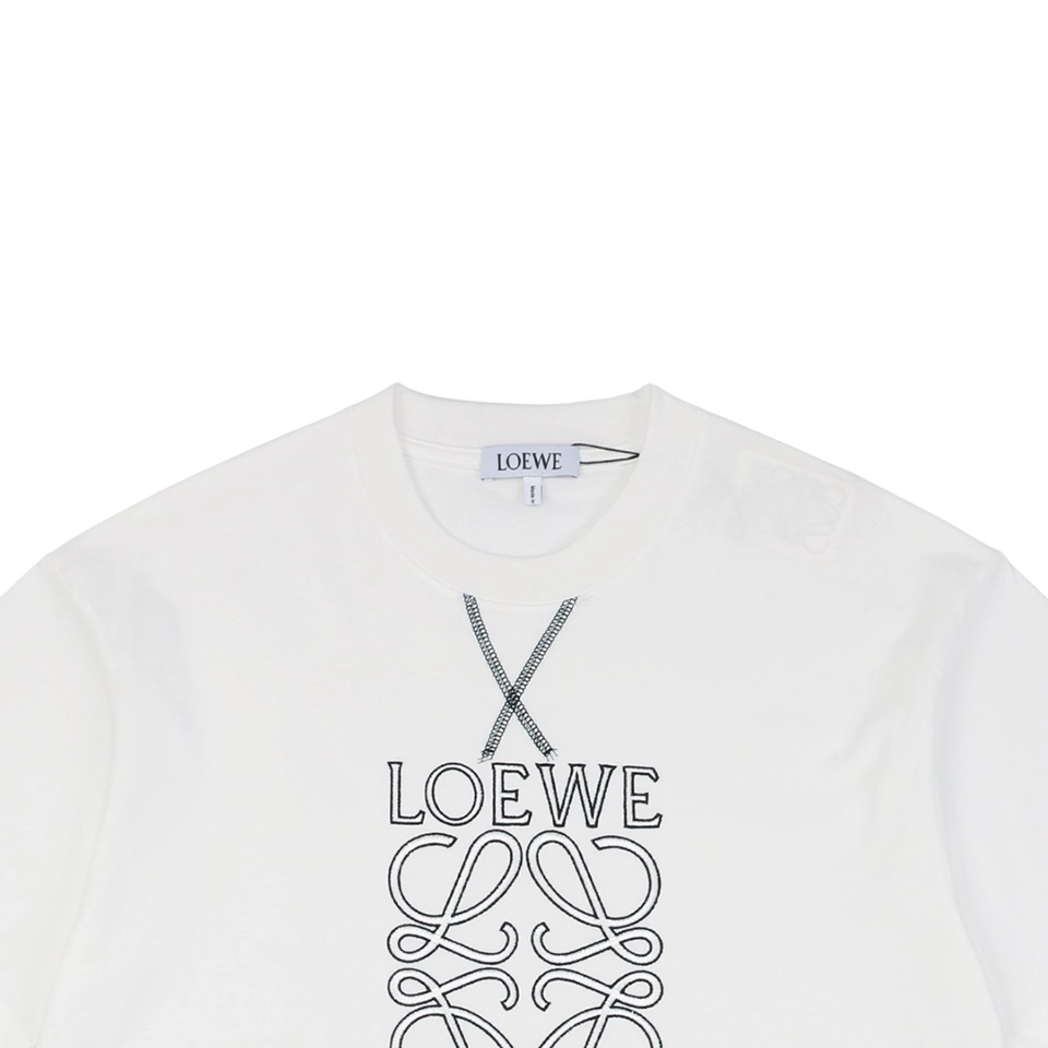 L Letter Logo Embroidered T-shirt1.jpeg
