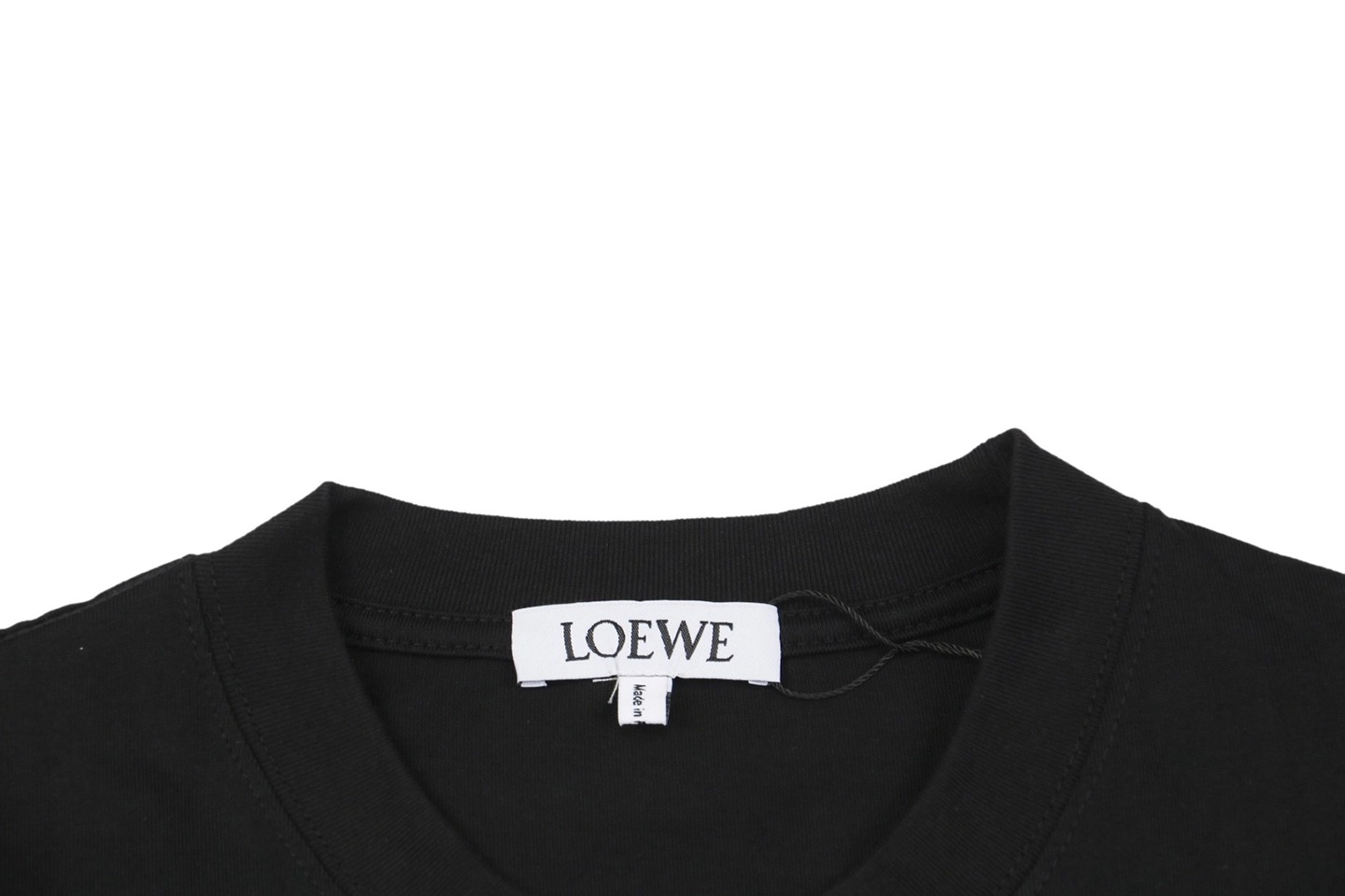Neckline