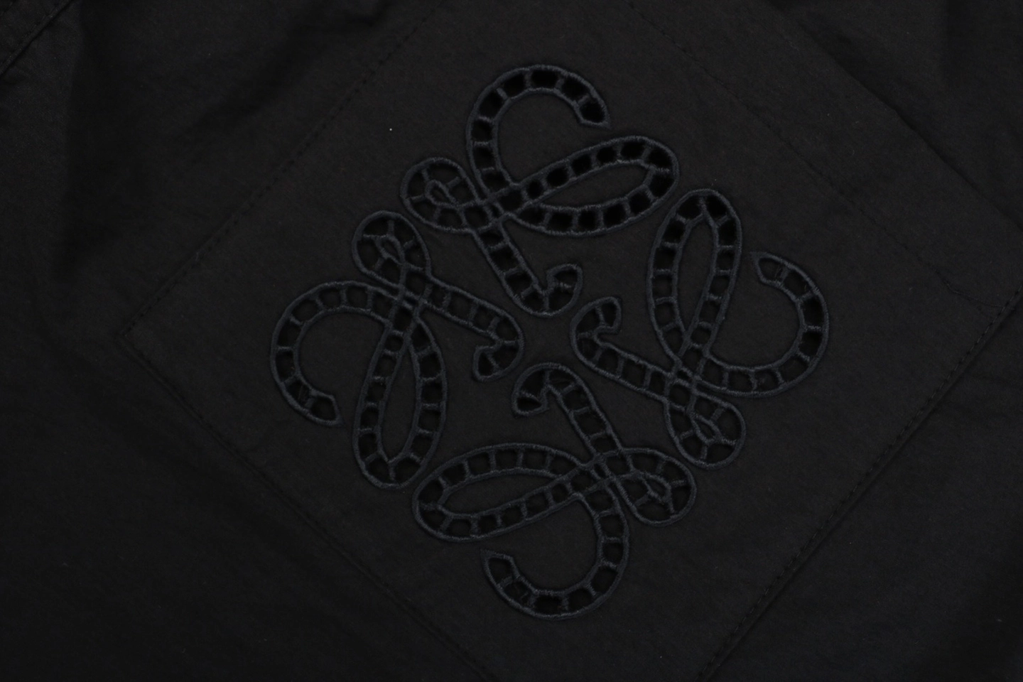 L Rear Pocket Eyelet Anagram Embroidery Shorts9.jpeg