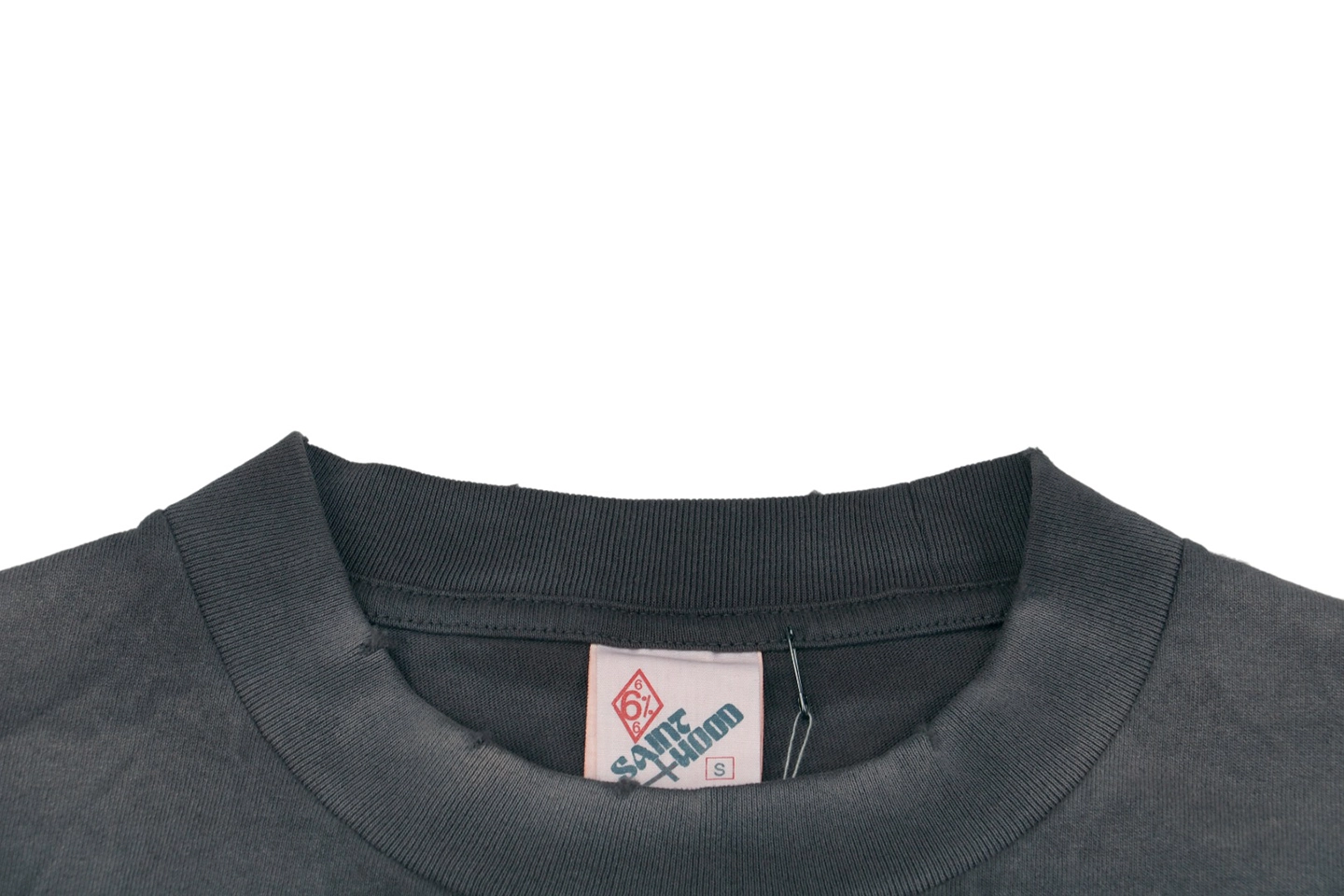 Neckline