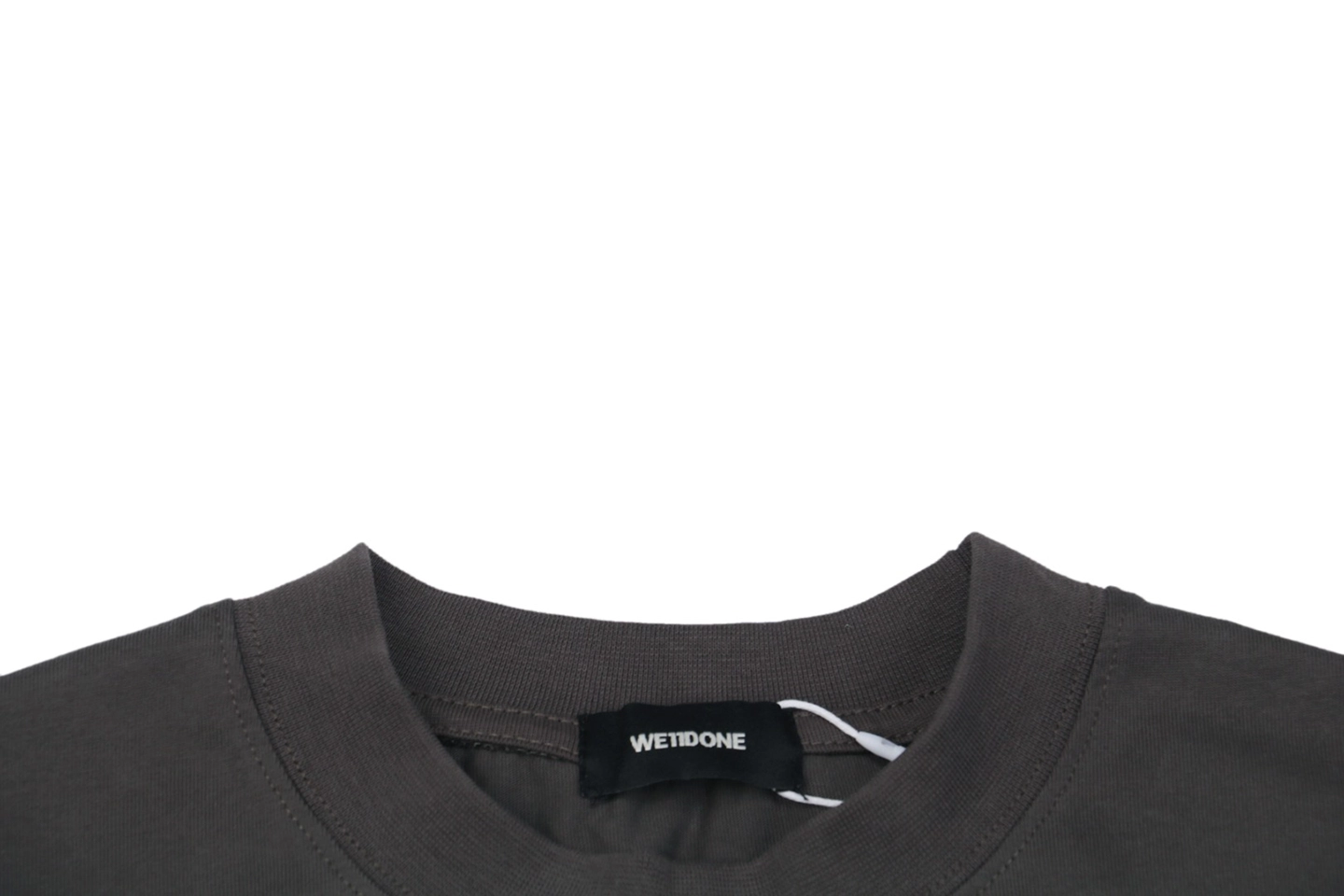 Neckline