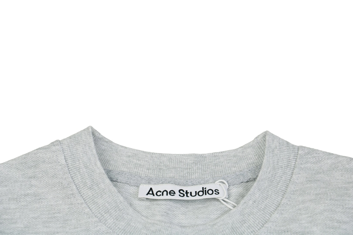 Neckline