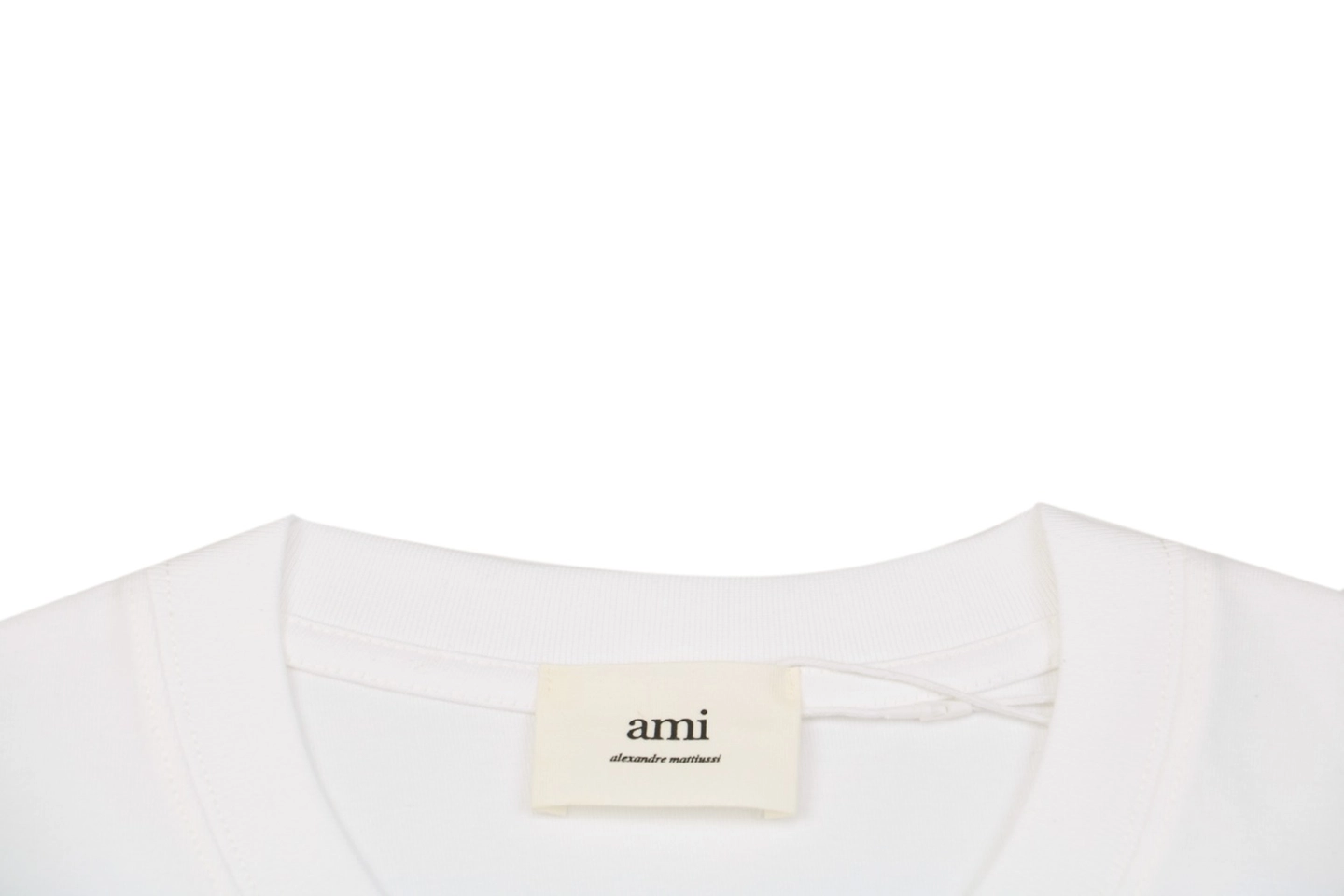 Neckline
