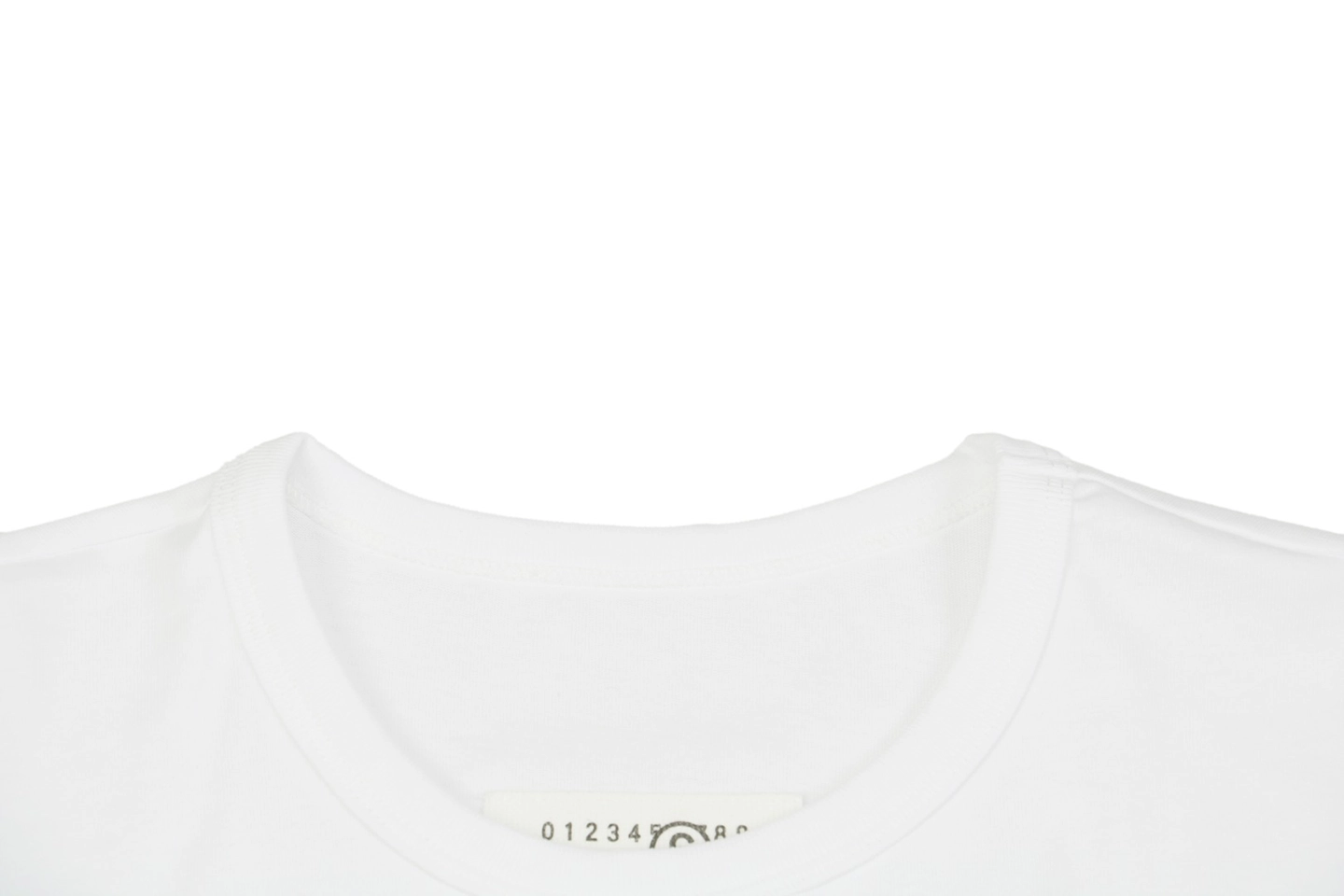 Neckline