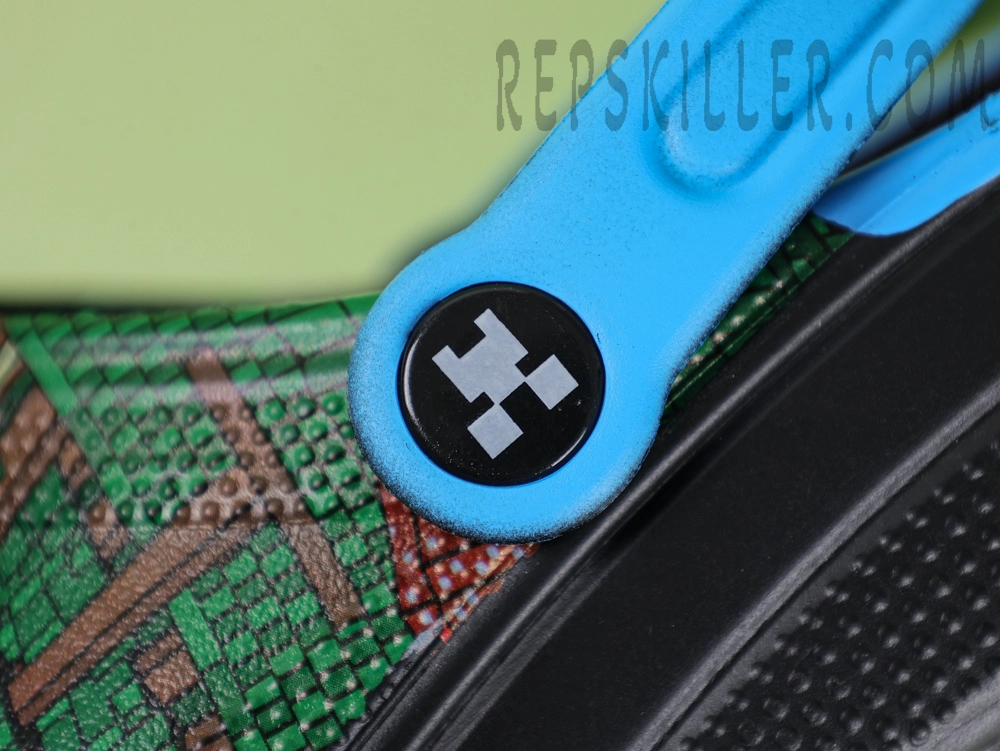 Minecraft x Classic Clog 'Dark Forest'8
