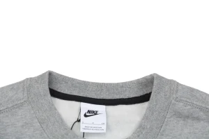 Neckline