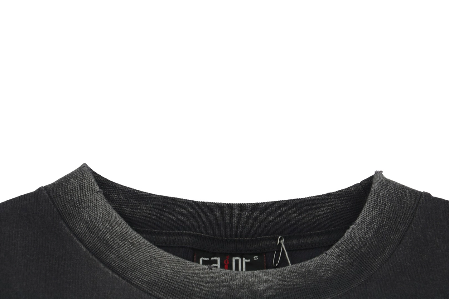 Neckline