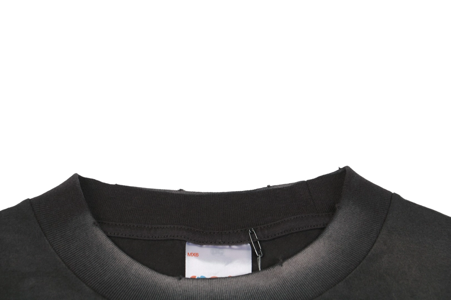 Neckline