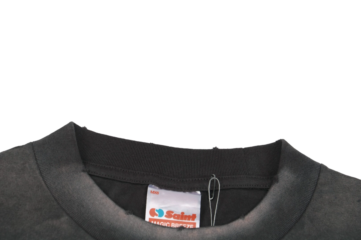 Neckline