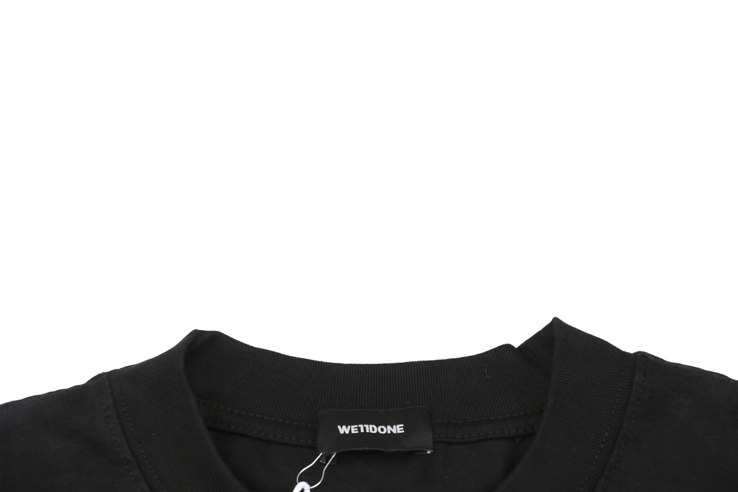 Neckline