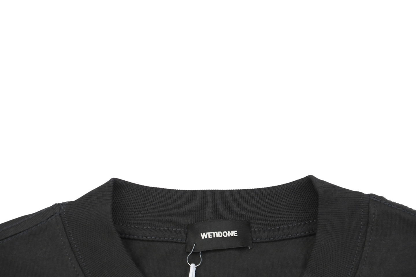 Neckline