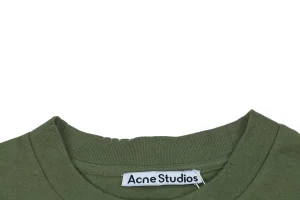 Neckline
