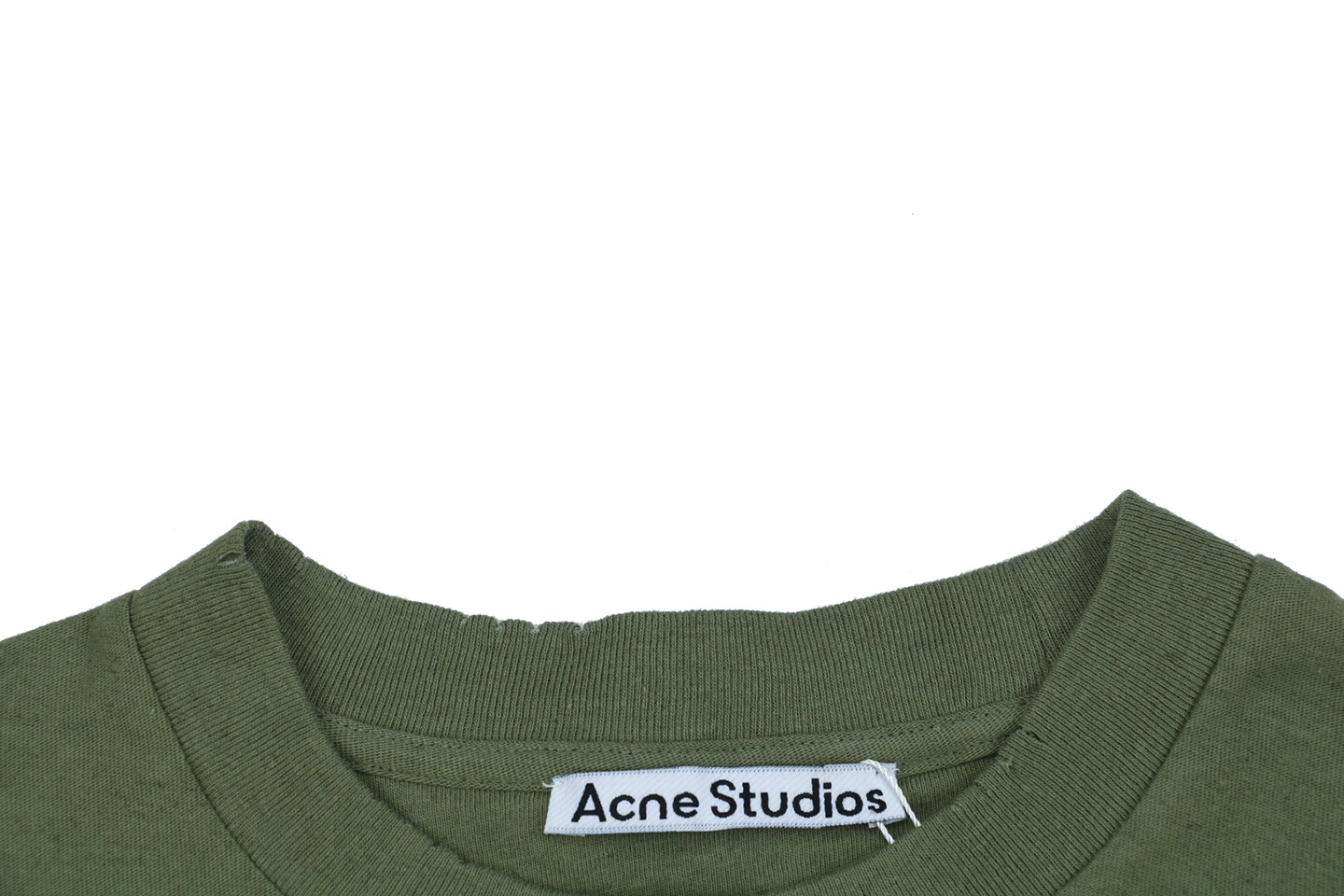 Neckline