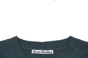 Neckline
