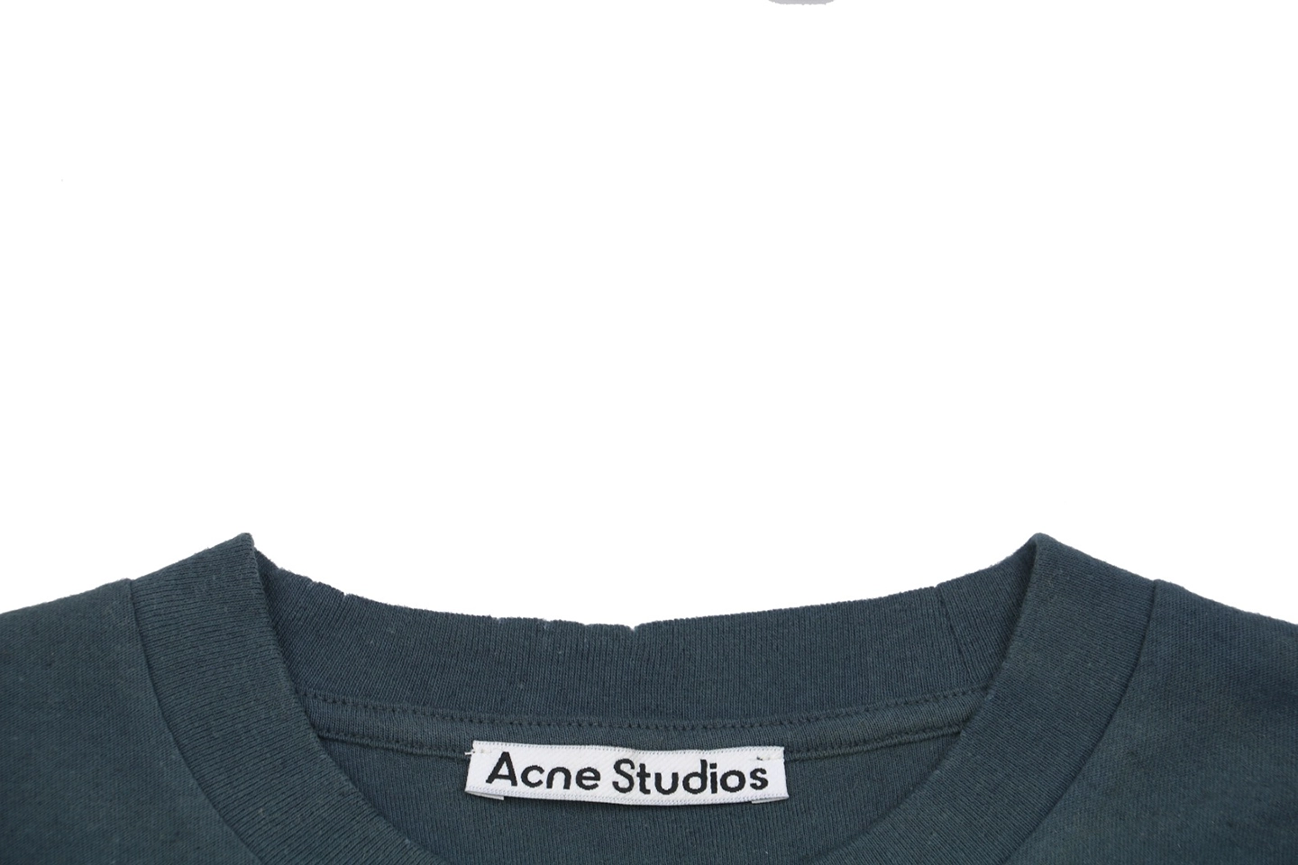 Neckline