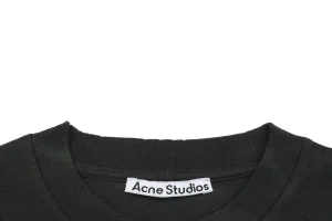 Neckline