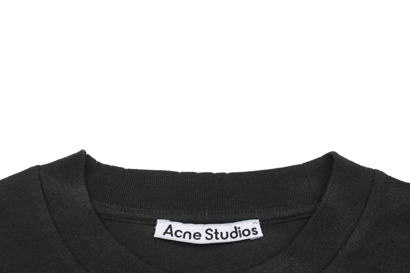 Neckline