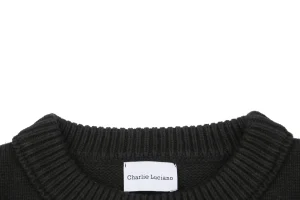 Neckline