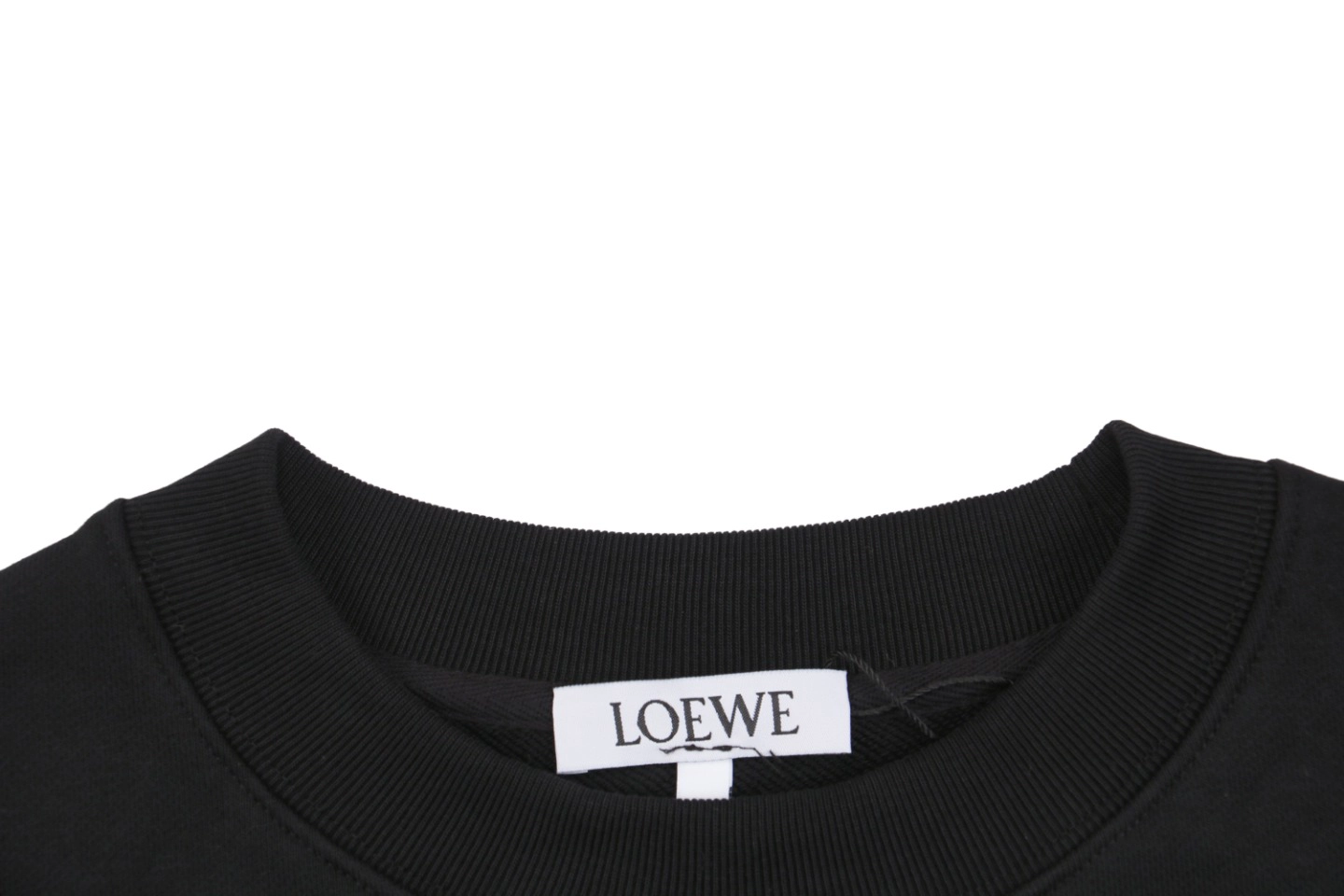 Neckline