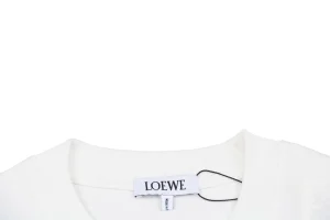Neckline
