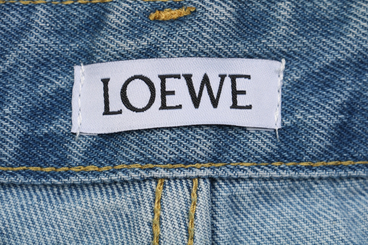 Logo tag