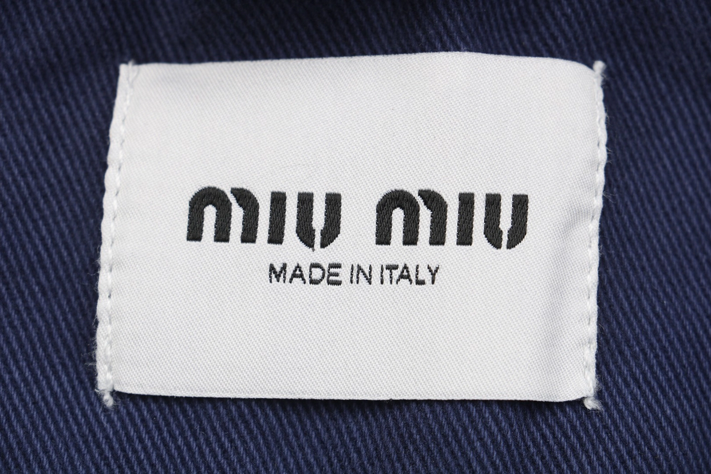 Logo tag