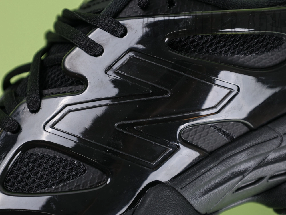 Shoe side Logo