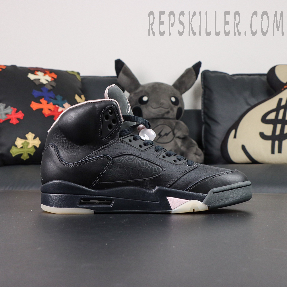 Paris Saint-Germain x Air Jordan 5 Retro ‘Off Noir’ – Lateral side view showing premium black leather and tonal PSG graphic mid-panel