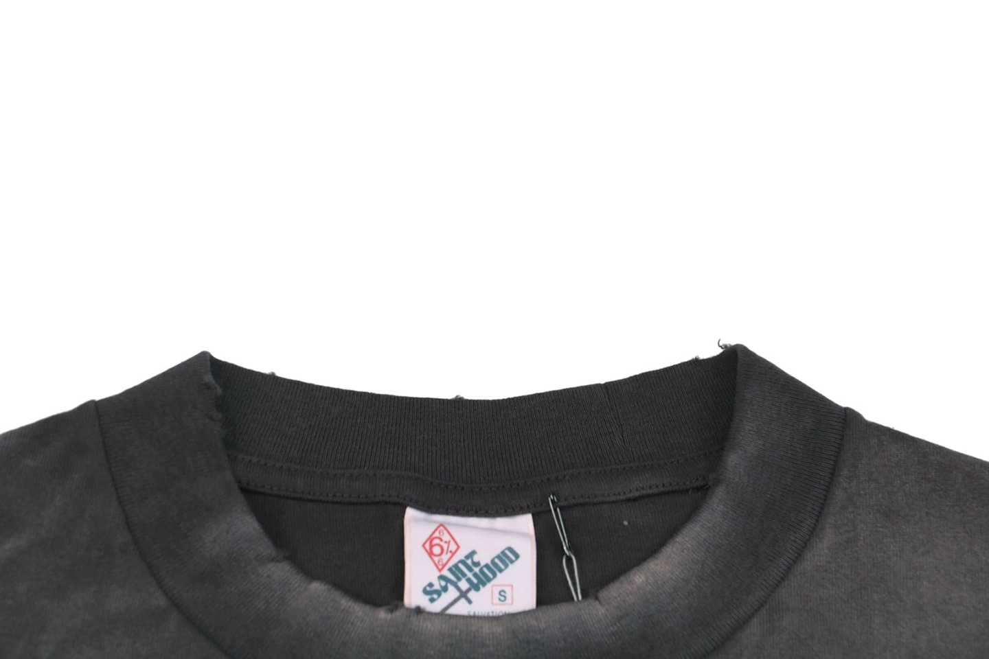 Neckline