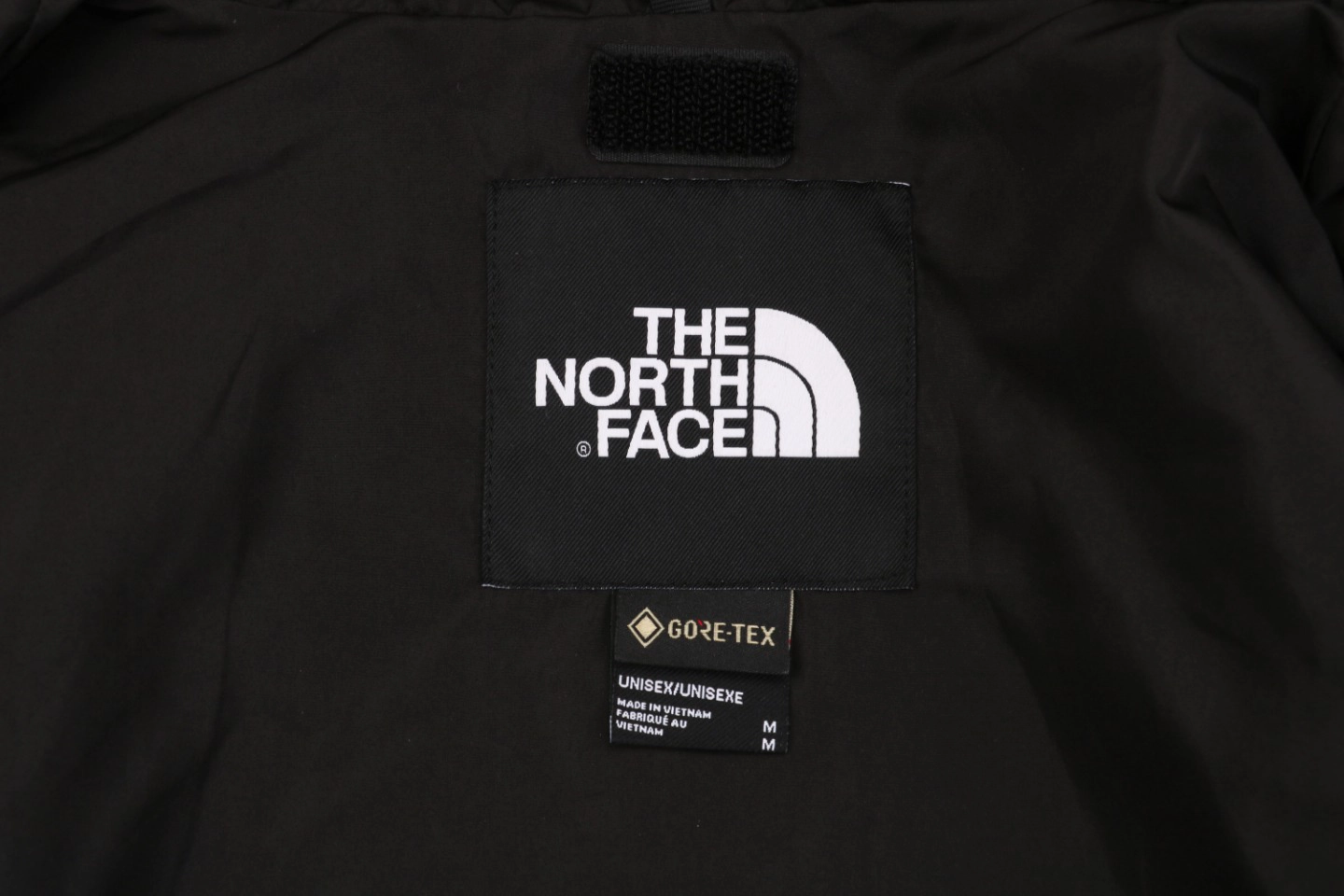 TNF UE Hard Shell Hooded Jacket27.jpeg