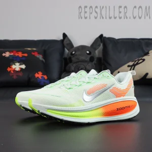 Vomero 18 'Barely Green Hyper Crimson'