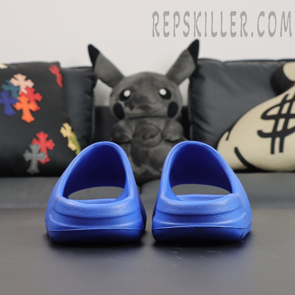 Yeezy Slides ‘Azure’ rear view of both slides placed side by side