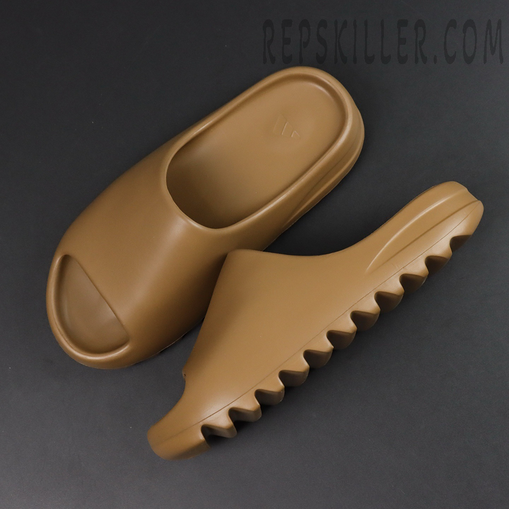 Close-up of the toe area of the adidas Yeezy Slides ‘Soot’ highlighting smooth texture.