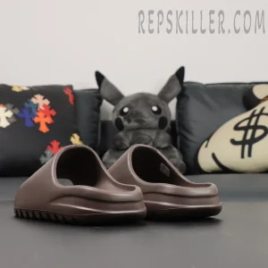 Yeezy Slides ‘Soot’ rear heel angle showing slip-on structure