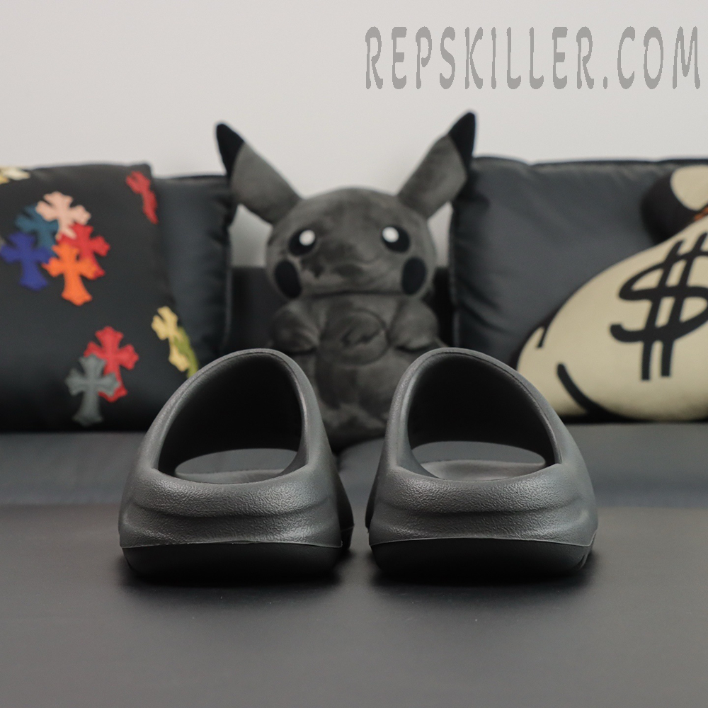Yeezy Slides ‘Granite’ rear heel view highlighting smooth contour