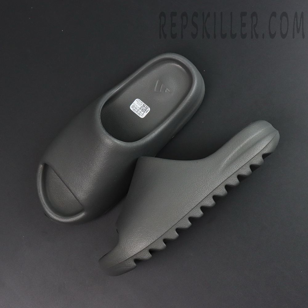 Yeezy Slides ‘Granite’ outsole with deep traction grooves