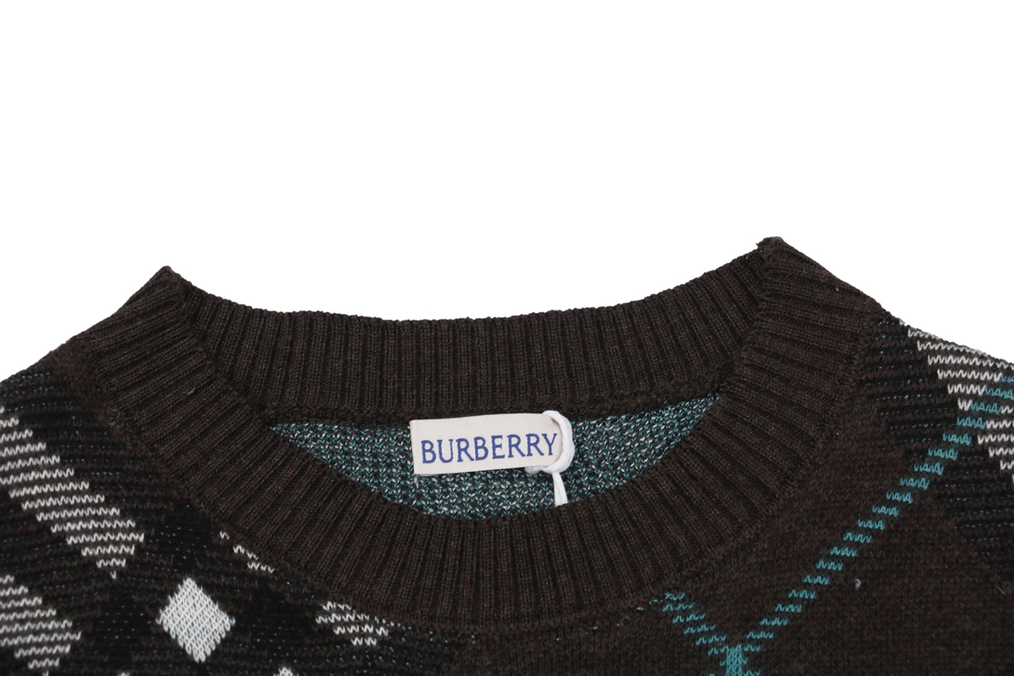 BBry Check Pattern Crewneck Sweater Neckline