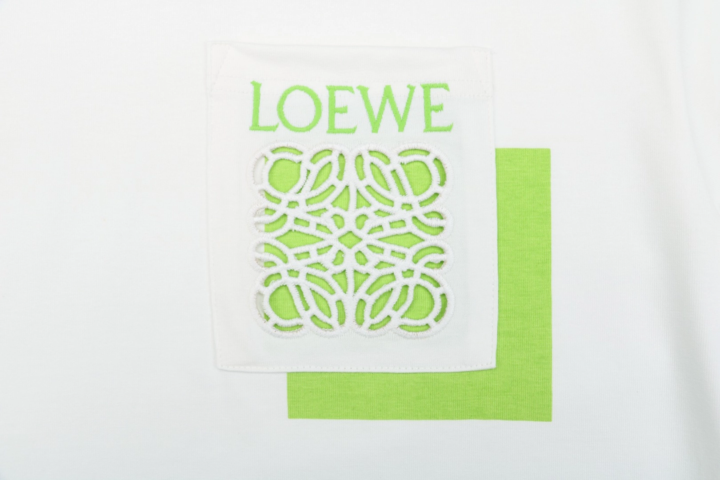 L Hollow Logo Pocket Detail Shirt Logo