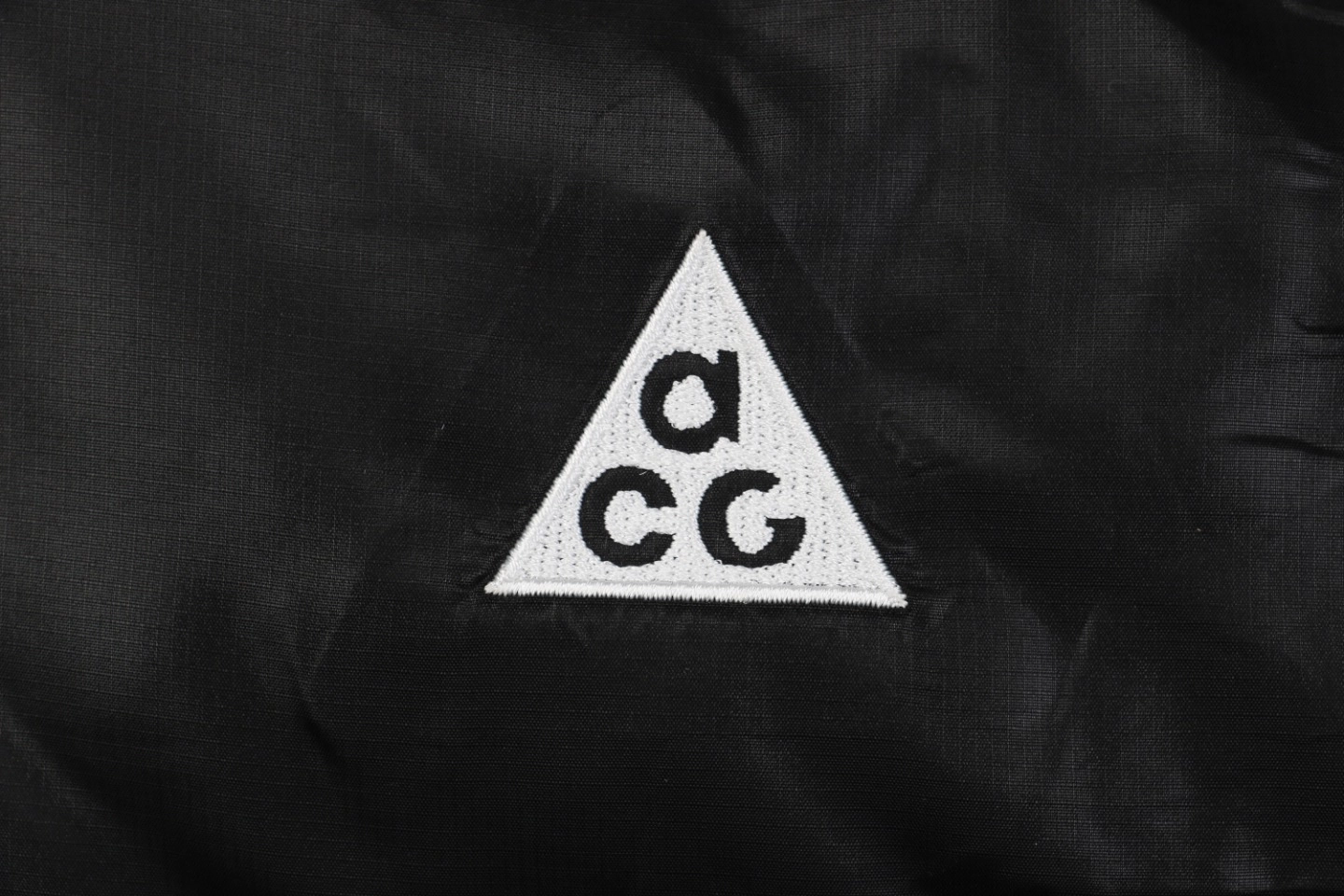 Nike ACG Therma-FIT Hooded Puffer Jacket10.jpeg