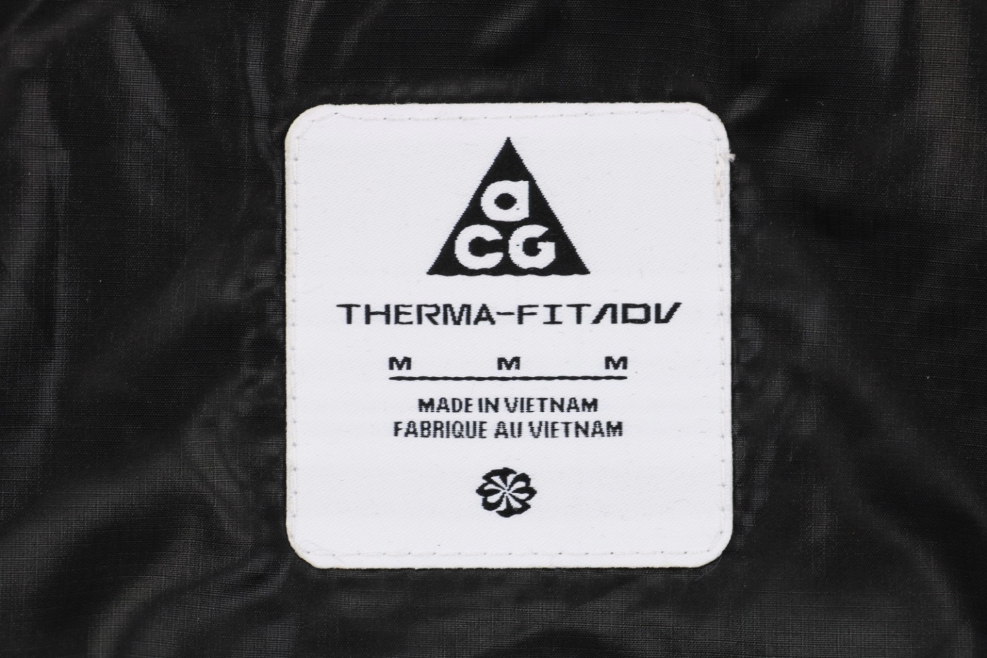 Nike ACG Therma-FIT Hooded Puffer Jacket11.jpeg