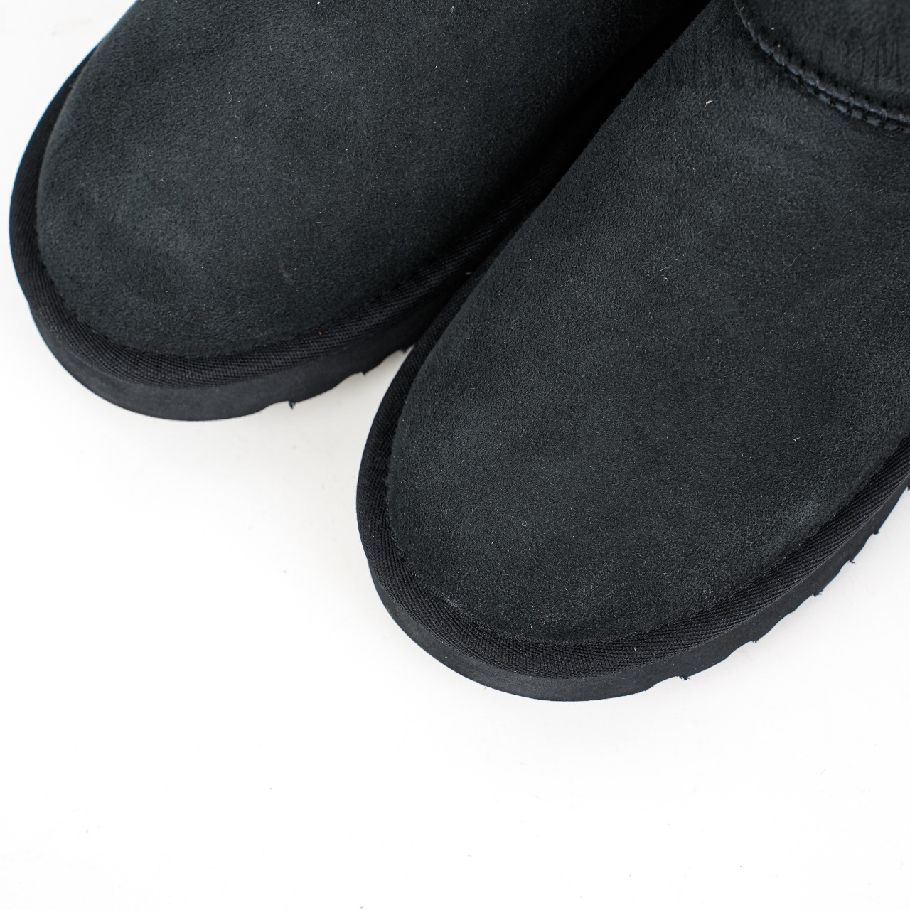 Wmns Classic Mini II Boot 'Black' Upper